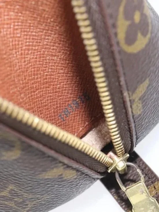 LOUIS VUITTON Monogram Trousse Demi Ronde Cosmetic Pouch M47520 LV Auth BD1455 - Picture 11 of 15